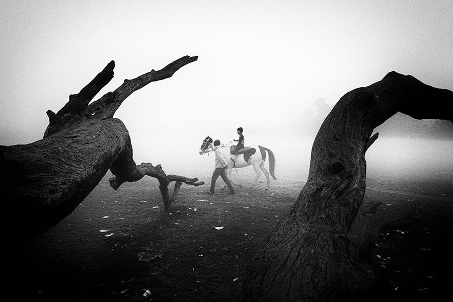 The 25th Hour - Photo Series By Indian Photographer Kanishka Mukherji