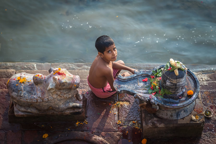 Astounding Banaras: City Of Ghats - Photo Series By Mohit Tejpal