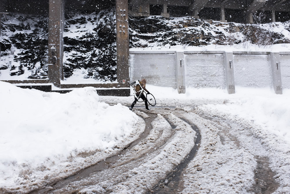 Les Beaux Moments - Street Photography Series By Jasmin Gendron