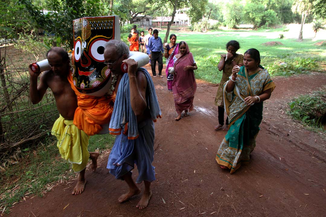 Rath Yatra: A Different Way – Photo Story By Nilanjan Ray