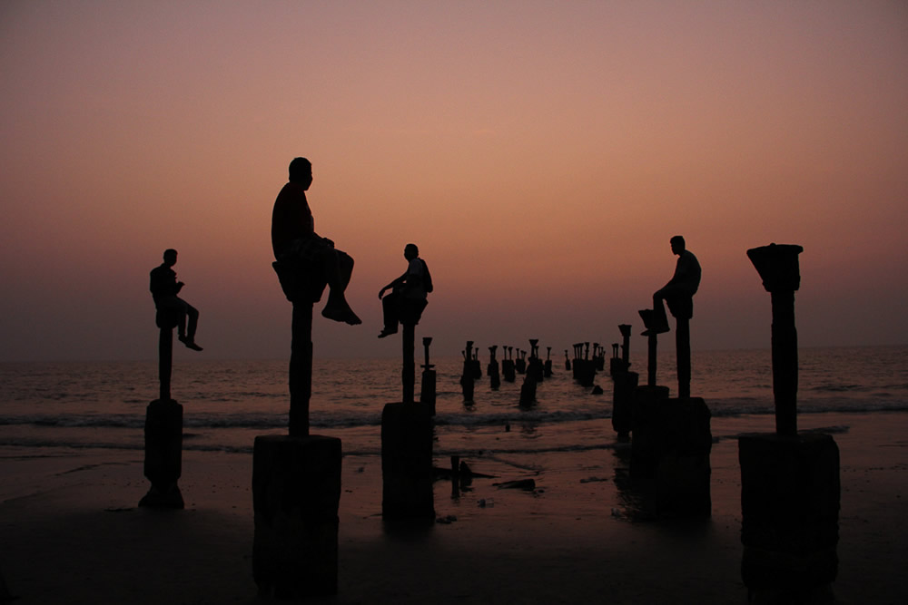 People Of The Calicut Beach - Photo Series By Indian Photographer Sreejith EK