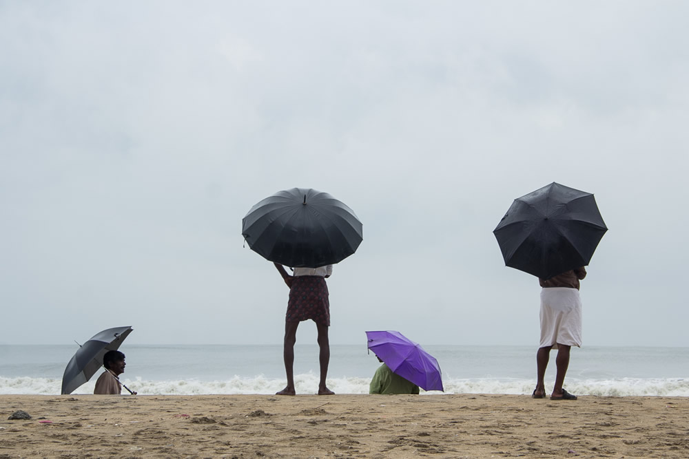 People Of The Calicut Beach - Photo Series By Indian Photographer Sreejith EK