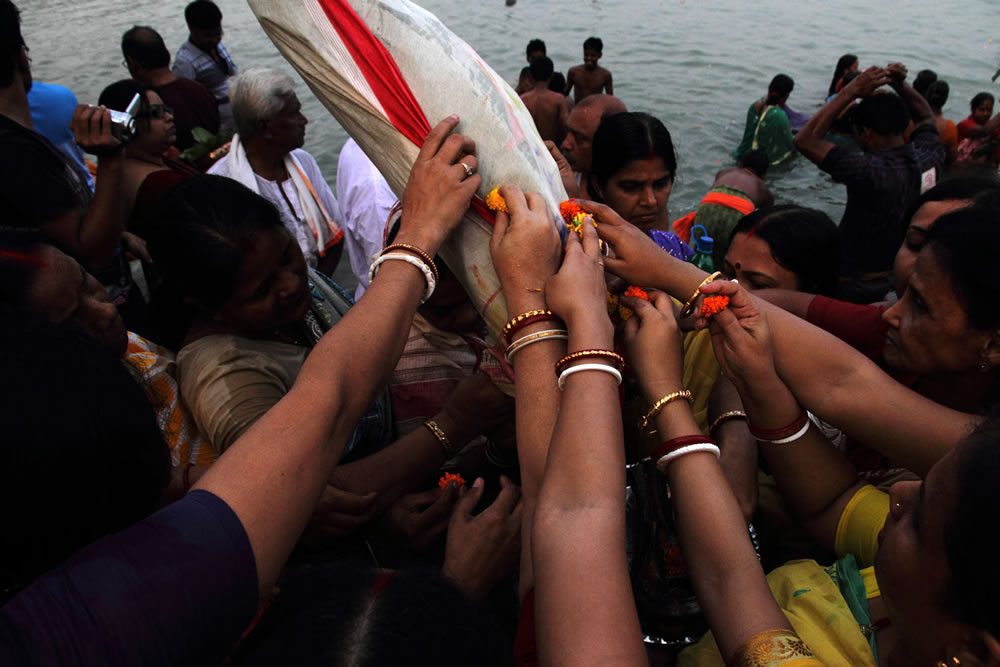 Durga Puja - Photo Series By Indian Photographer Nilanjan Ray