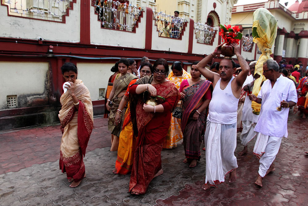 Durga Puja - Photo Series By Indian Photographer Nilanjan Ray