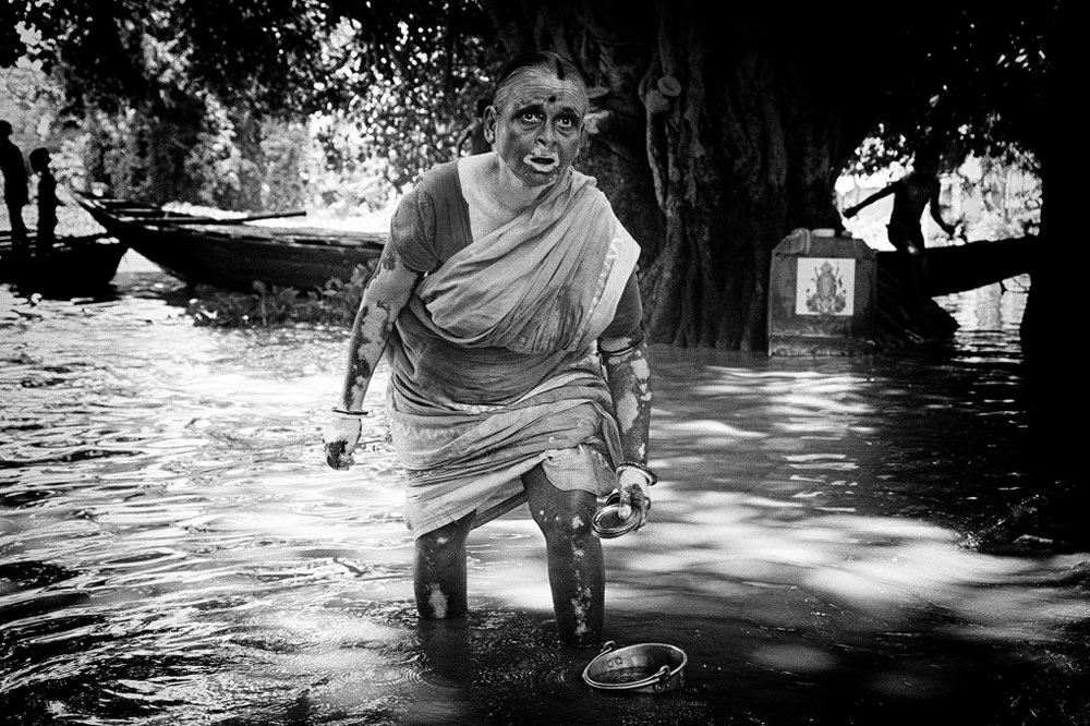 My Love With Black And White - Photo Series By Indian Photographer Bhaskar Kundu