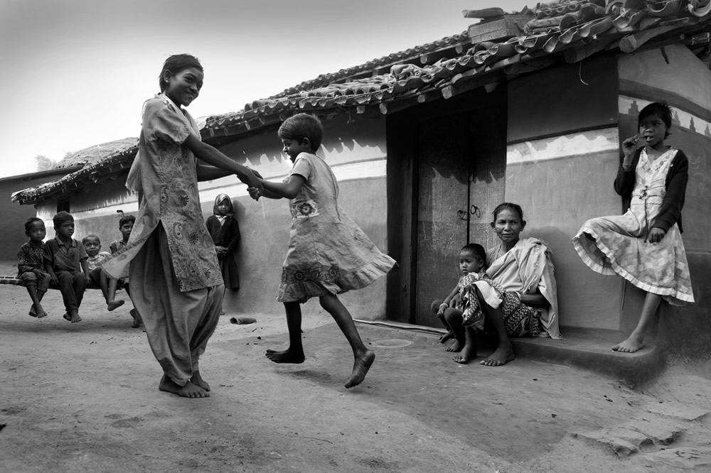 My Love With Black And White - Photo Series By Indian Photographer Bhaskar Kundu