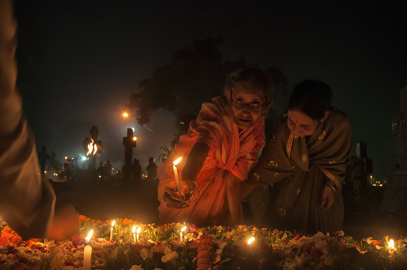 Ignition of Faith: Amidst Bengal - Photo Series By Indian Photographer Niladri Adhikary