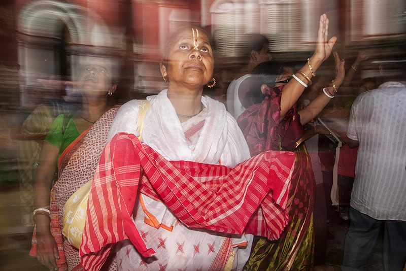 Ignition of Faith: Amidst Bengal - Photo Series By Indian Photographer Niladri Adhikary