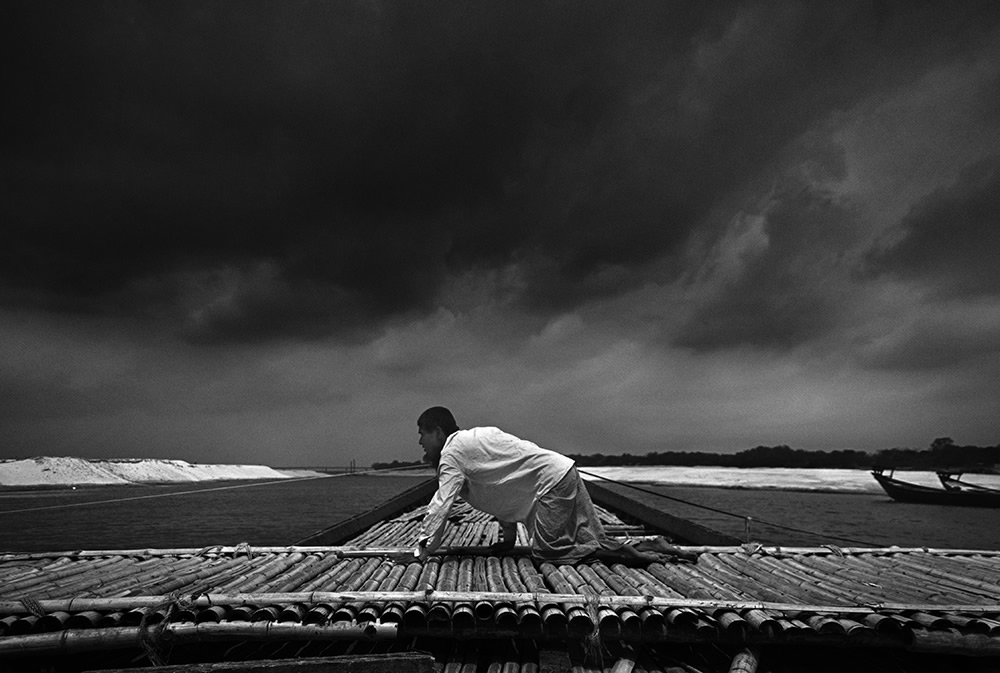 Black and White Street Photography Series By Bangladeshi Photographer Abu Rasel Rony
