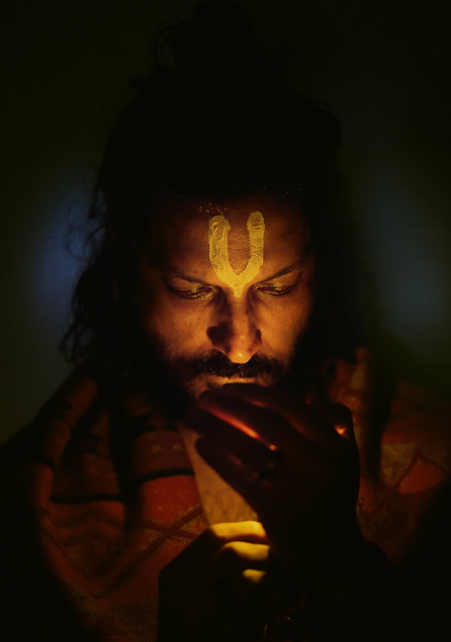 Urban Sadhu - Photo Series By Indian Photographer Sharmistha Dutta