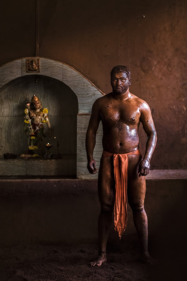 Kushti: The Indian Traditional Wrestling – Photo Series By Dnyaneshwar Prakash Vaidya