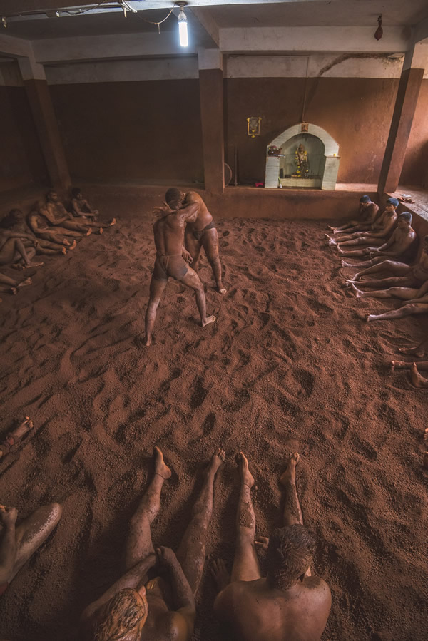 Kushti: The Indian Traditional Wrestling – Photo Series By Dnyaneshwar Prakash Vaidya