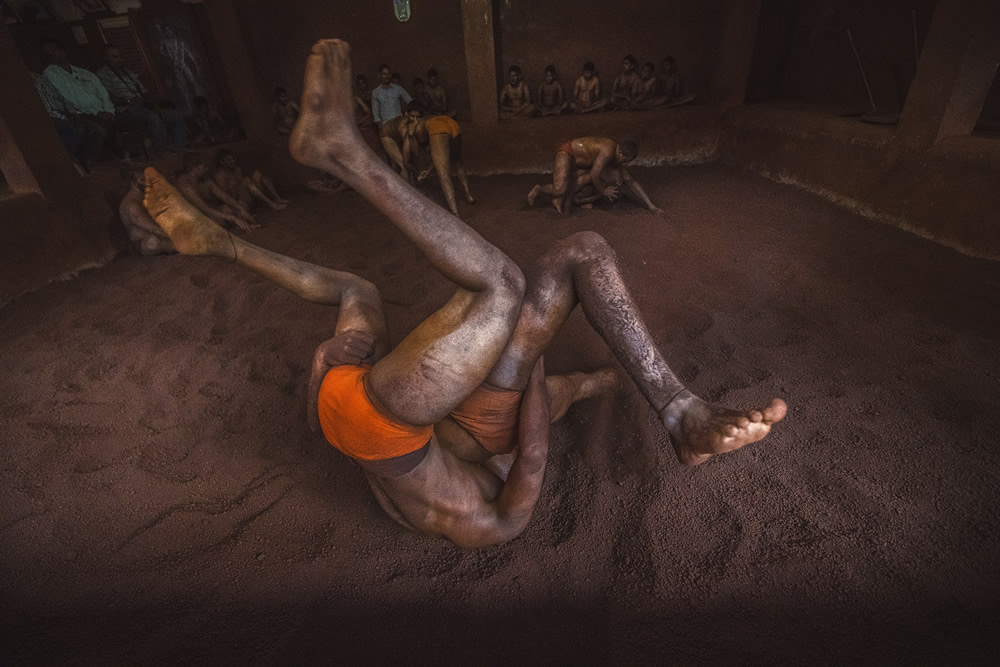 Kushti: The Indian Traditional Wrestling – Photo Series By Dnyaneshwar Prakash Vaidya
