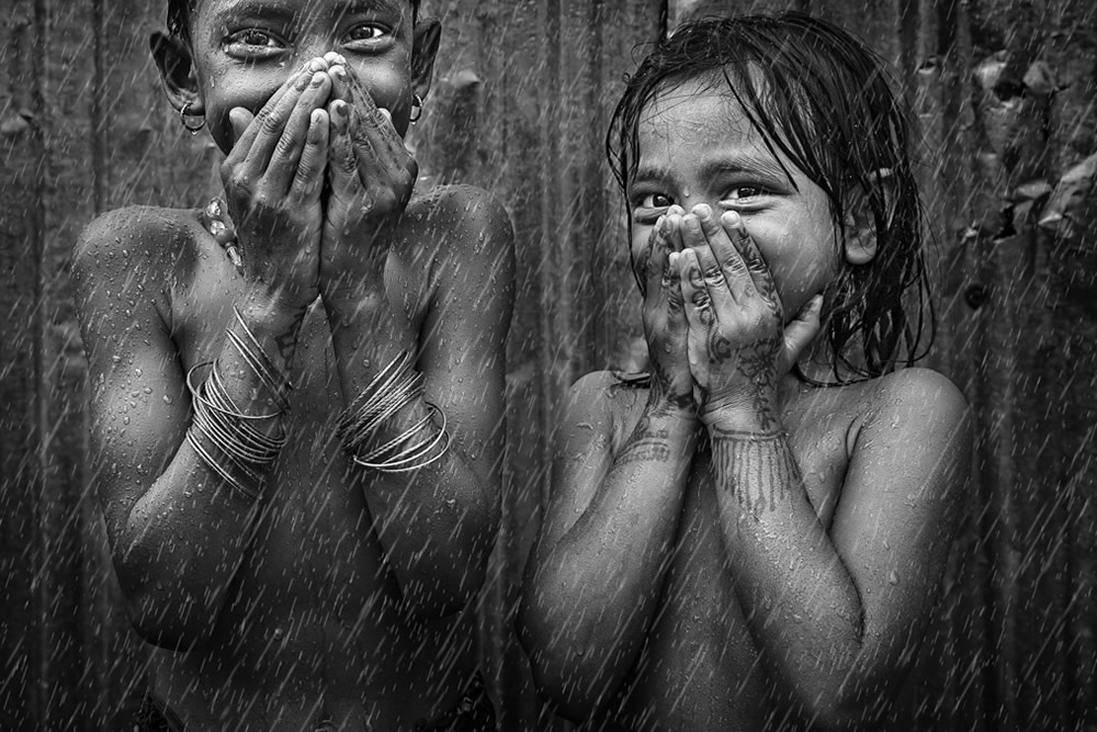 HONORABLE MENTION-“Water Fun” by Yi Huang, China