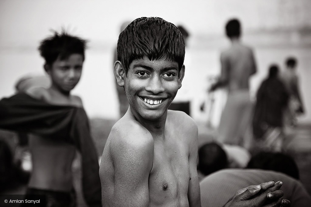 Dolua Mela: Photo Series By Indian Photographer Amlan Sanyal