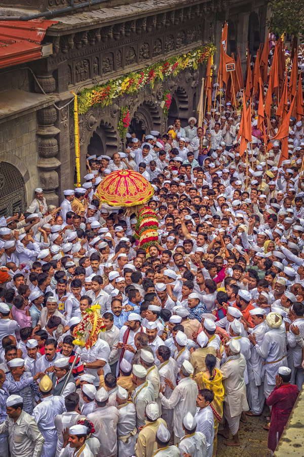 ​Palkhi Festival: Photo Series By Indian Photographer Dnyaneshwar Prakash Vaidya