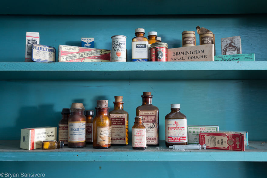 Poisons and obsolete medicines on display