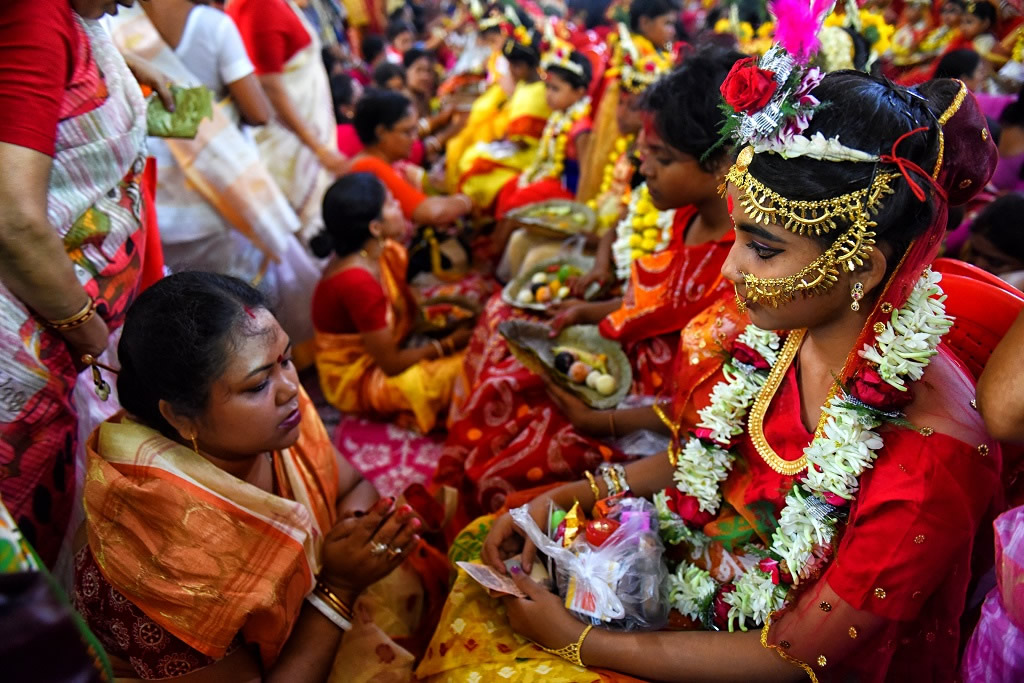 Kumari Puja: Worship Of Unmarried Teenage Girl As Goddess - Photo Series By Avishek Das