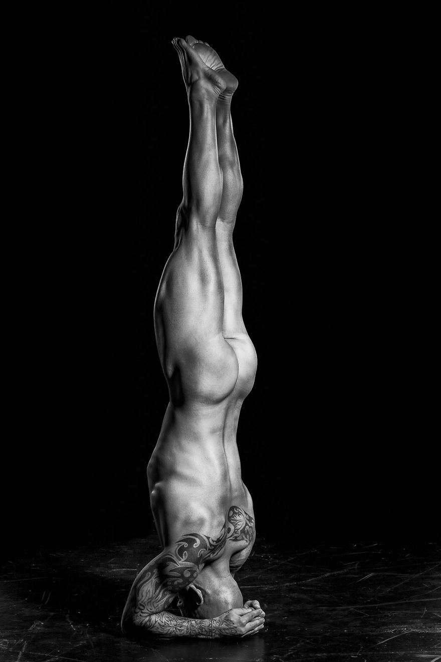 Photographer Mark Ruddick Explore The Strength, Flexibility, And Power Of Human Body In His Portraits