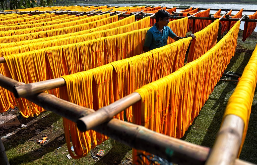 Preparation Of Indian Traditional Dress - Saree: Photo Series By Avishek Das