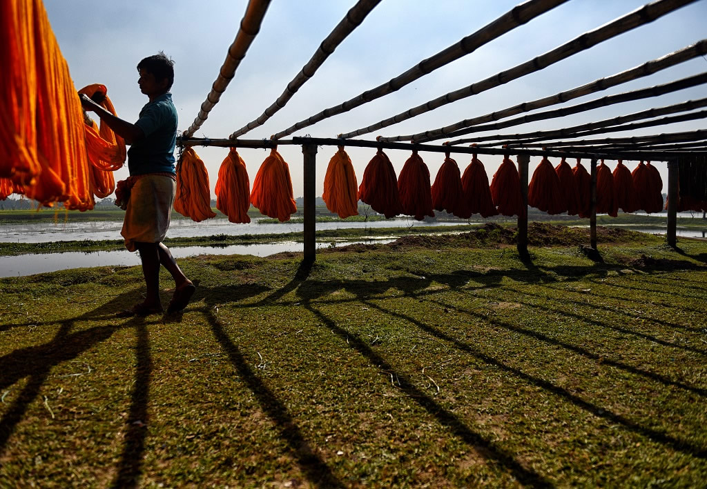 Preparation Of Indian Traditional Dress - Saree: Photo Series By Avishek Das