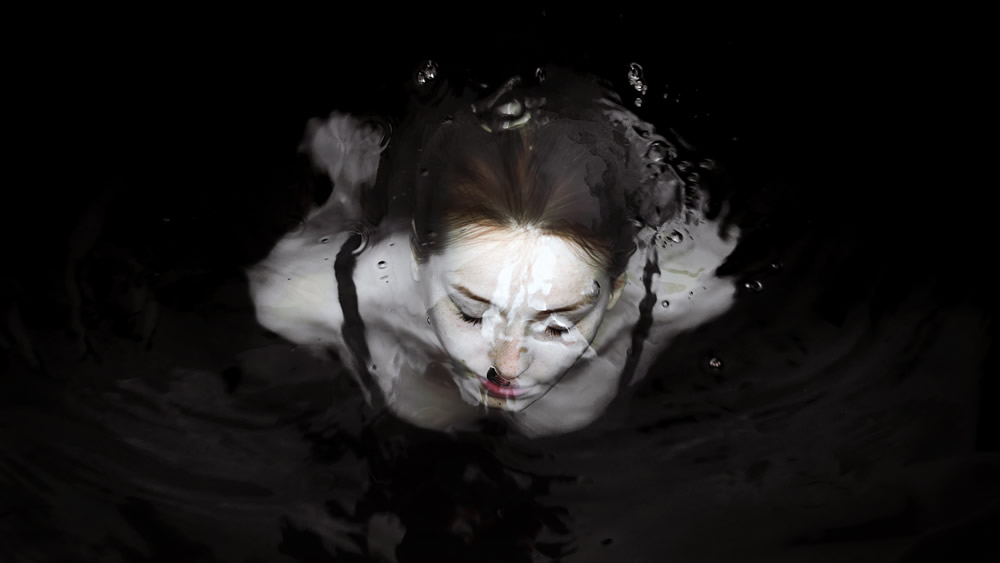 Outstanding Fine Art Self Portraits By German Photographer Laura Zalenga