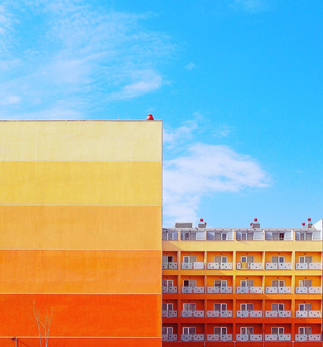 Turkish Photographer Yener Torun Beautifully Captured The Colorful Neighborhoods Of Istanbul