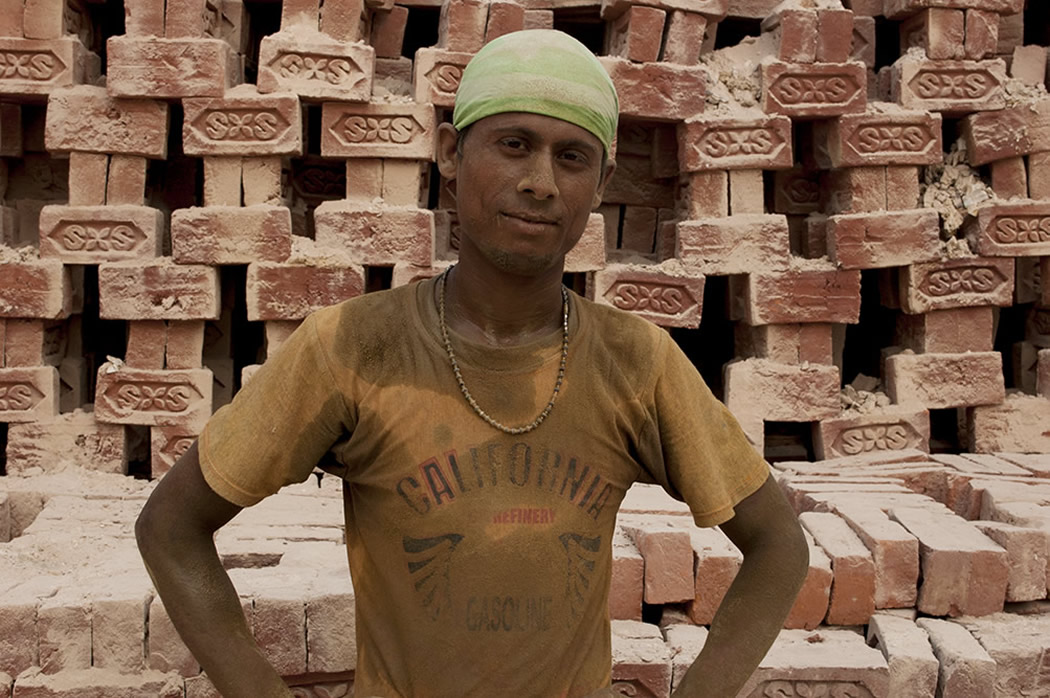 Varanasi’s Brick Kiln Workers: Photo Series By Rajesh Kumar Singh