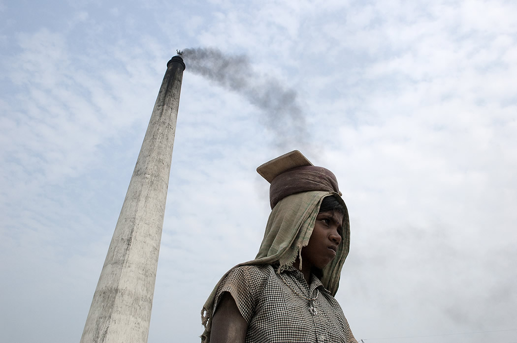 Varanasi’s Brick Kiln Workers: Photo Series By Rajesh Kumar Singh