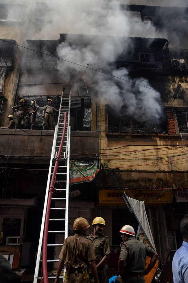 Inferno: Kolkata Bagree Market Fire - Photo Series By Debarshi Mukherjee