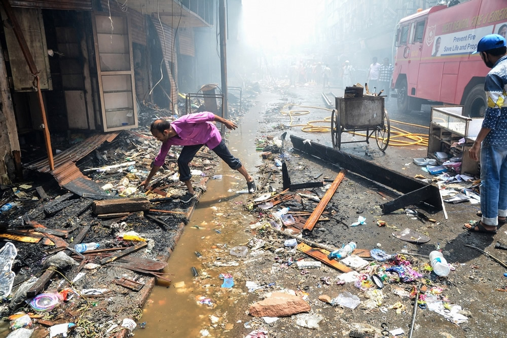 Inferno: Kolkata Bagree Market Fire - Photo Series By Debarshi Mukherjee