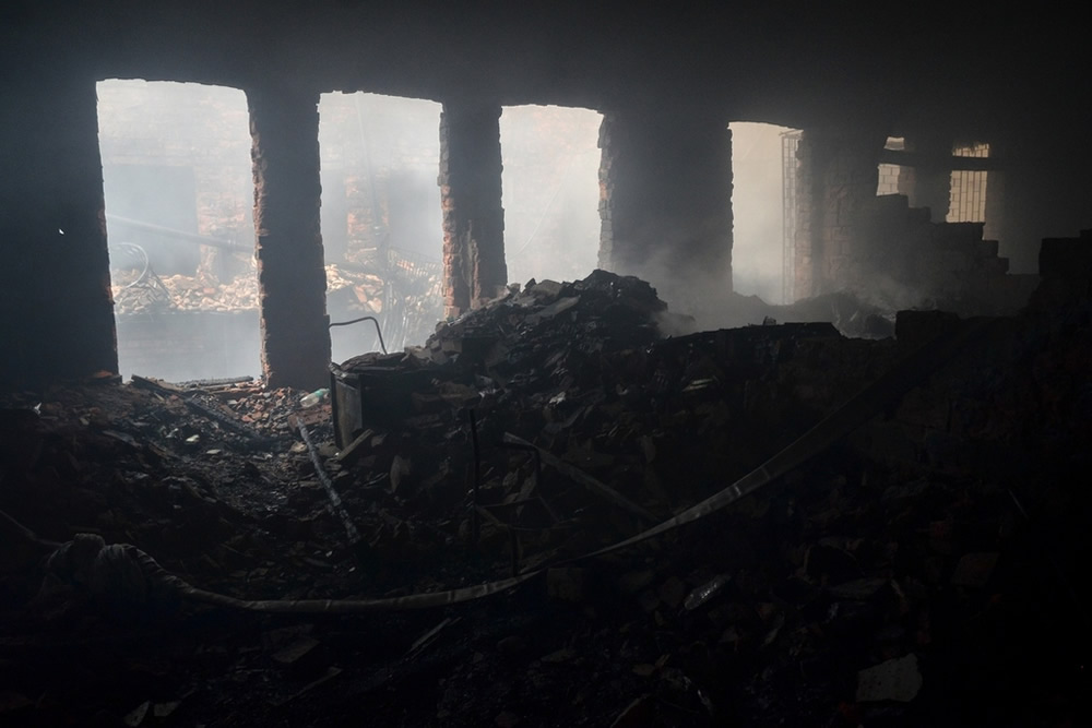 Inferno: Kolkata Bagree Market Fire - Photo Series By Debarshi Mukherjee