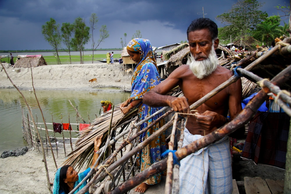 Everyday Catastrophe: Photo Series By Bangladeshi Photographer S.M. Kakon