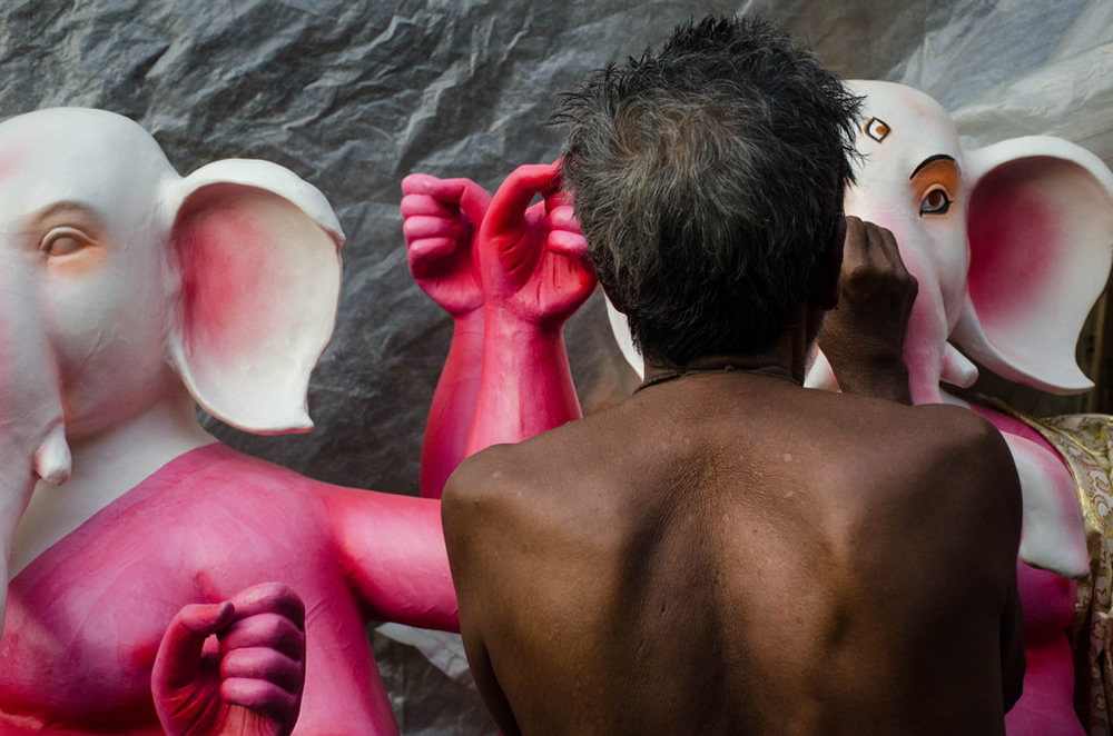 Life In Contrast: Photo Series By Indian Photographer Krishna Goswami