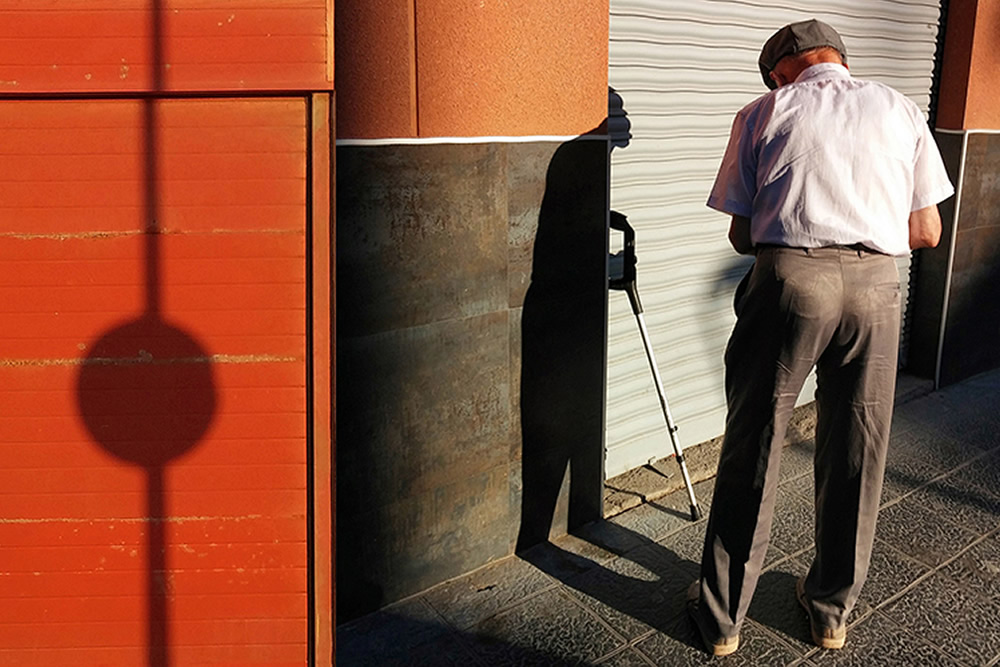 An Interview With Spanish Street Photographer Cristóbal Carretero Cassinello