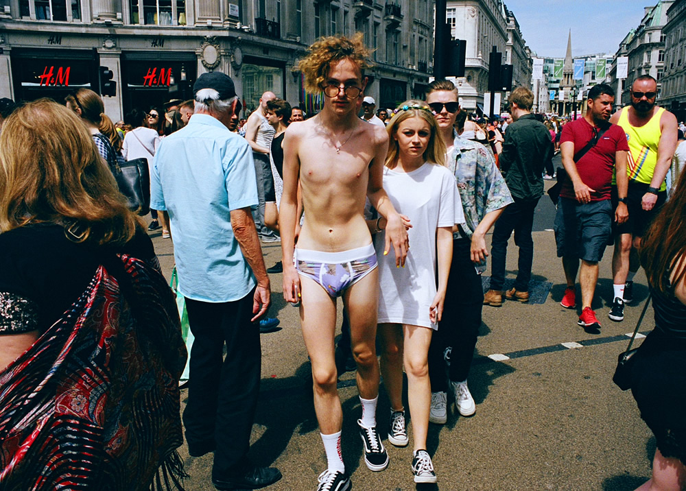 An Unusual Interview With British Street Photographer Stephen Leslie