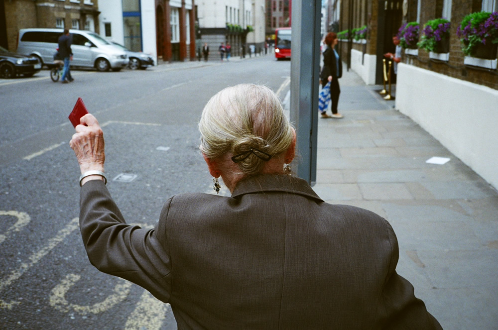 An Unusual Interview With British Street Photographer Stephen Leslie