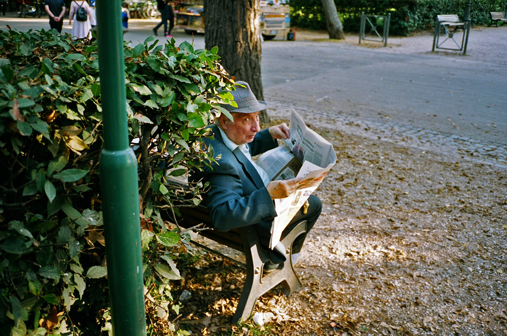 An Unusual Interview With British Street Photographer Stephen Leslie