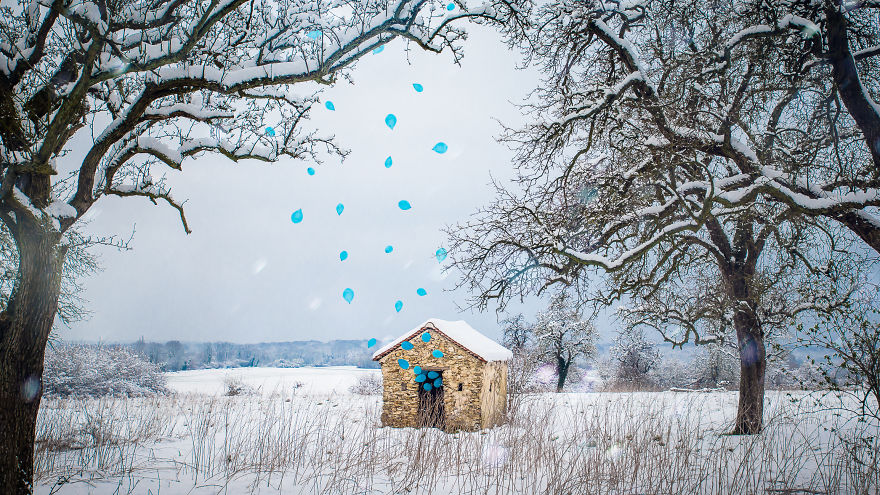 First Contact: Surreal Balloon Photography By Clement Guegan