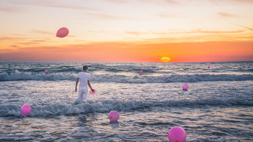 First Contact: Surreal Balloon Photography By Clement Guegan