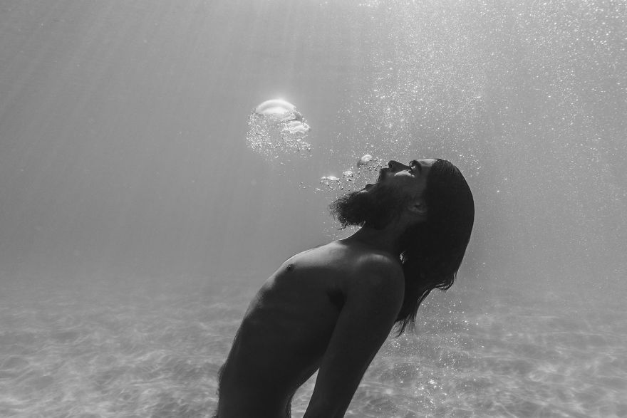 Australian Photographer Trent Mitchell Photographed Ghostlike Portraits Of Bodysurfers