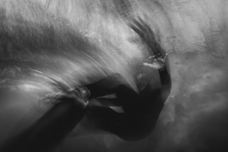 Australian Photographer Trent Mitchell Photographed Ghostlike Portraits Of Bodysurfers