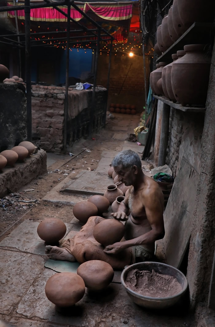 Kumbharwada - The City Of Lamps In Dharavi: Photo Series By Rahul Machigar