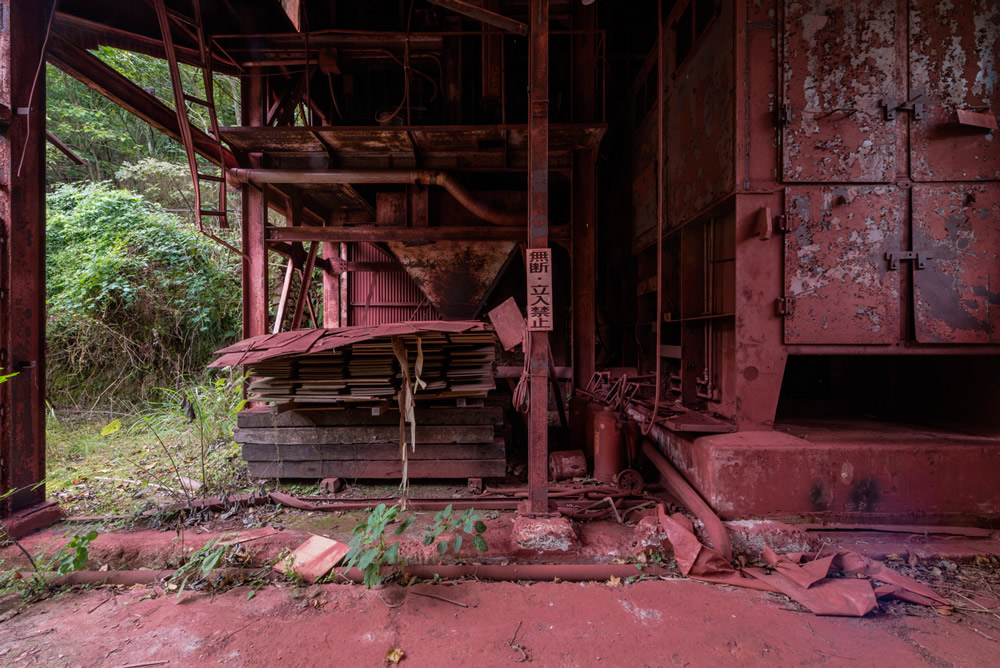 Sonatine - Abandoned Places In Japan: Photo Series By Romain Veillon