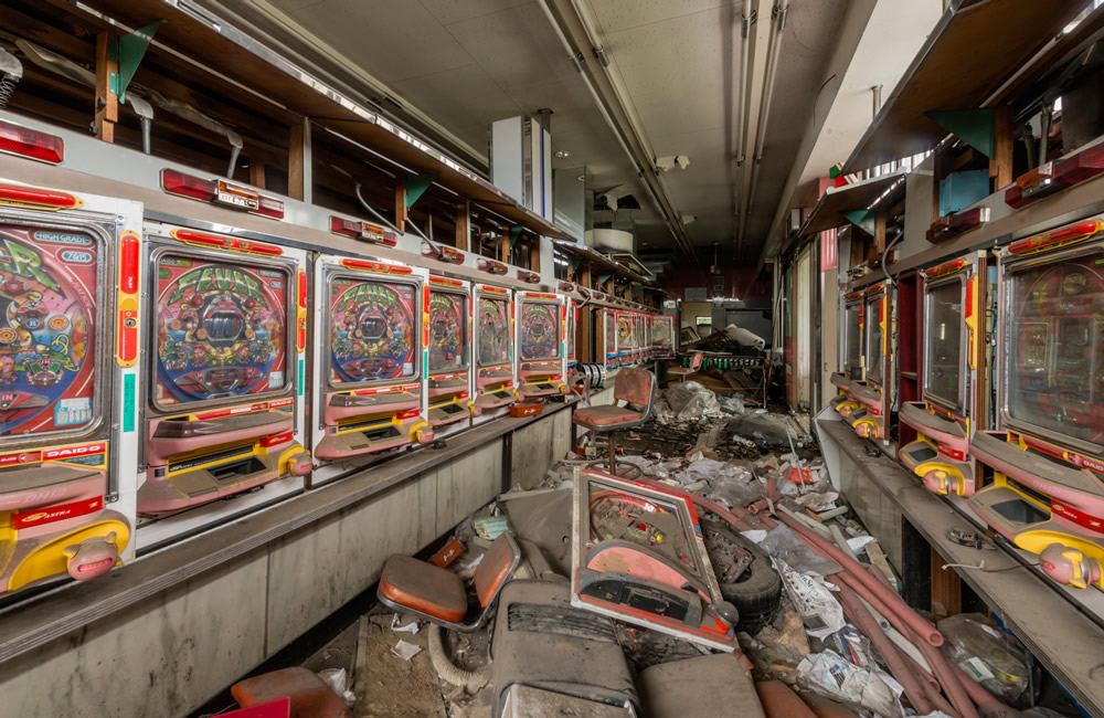 Sonatine - Abandoned Places In Japan: Photo Series By Romain Veillon