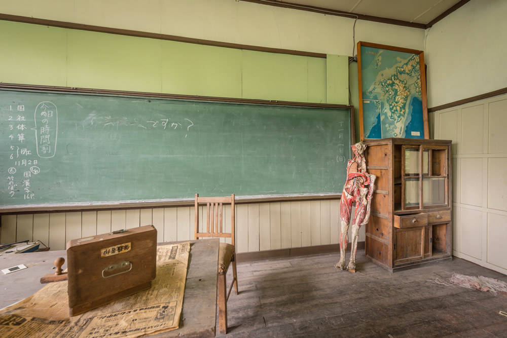 Sonatine - Abandoned Places In Japan: Photo Series By Romain Veillon