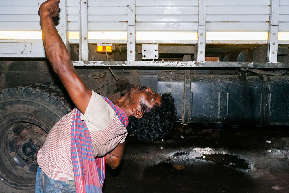 Calcutta Carousel: Street Photography Series By Soumyendra Saha