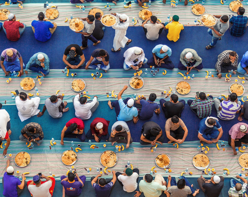 Iftar - Ramadan: Photo Series By Mustafa Abdul Hadi
