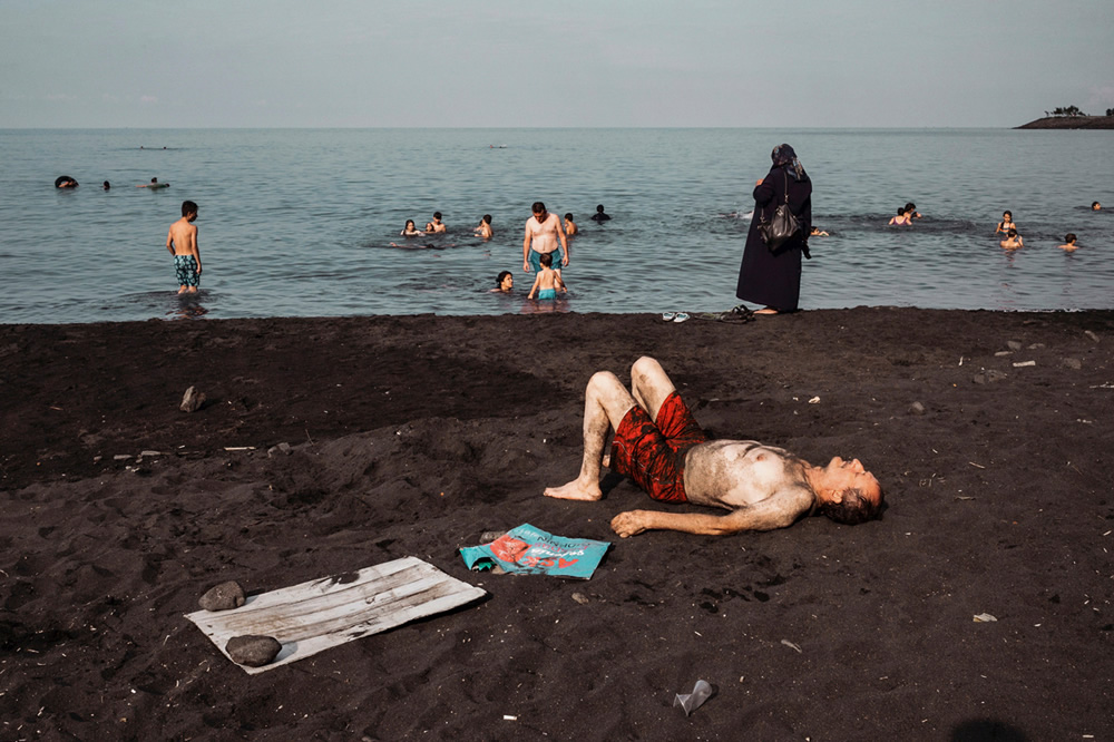 Interview With Documentary Photographer Suzan Pektas