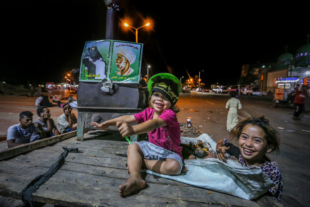 Life In Hidden Streets By Egyptian Photographer Ahmed Mustafa